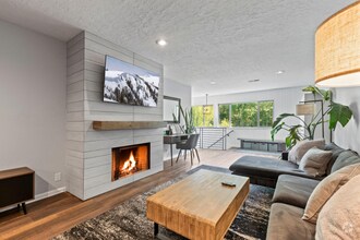 Building Photo - 2255 Sidewinder Dr