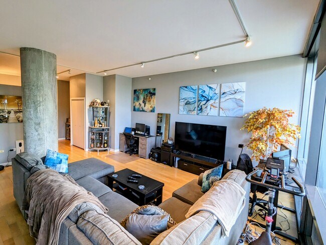 Foto del edificio - 860 W Blackhawk St