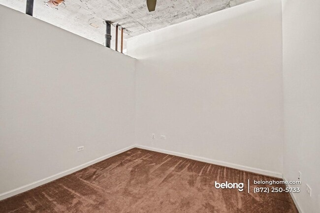 Building Photo - 1122 W Catalpa Ave