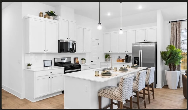 Photo - 2311 Longfellow Dr House