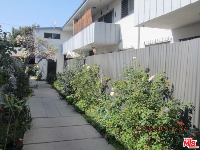 Foto del edificio - 811 S Wilton Pl