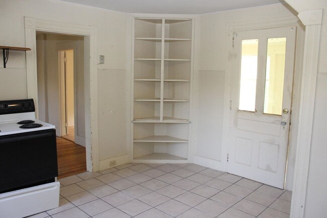 Building Photo - 207 Gilford Ave