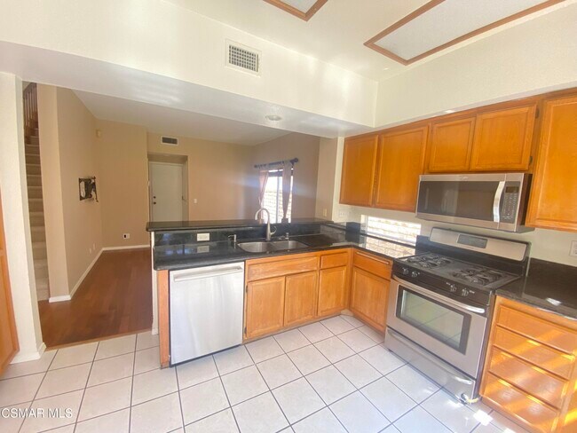 Building Photo - 3014 Sleepy Hollow St