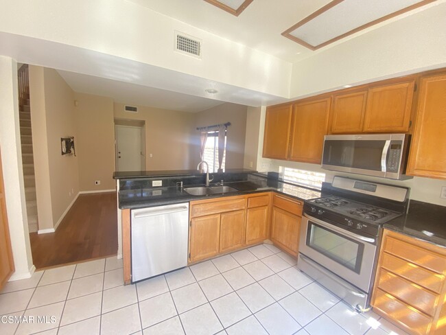 Foto del edificio - 3014 Sleepy Hollow St