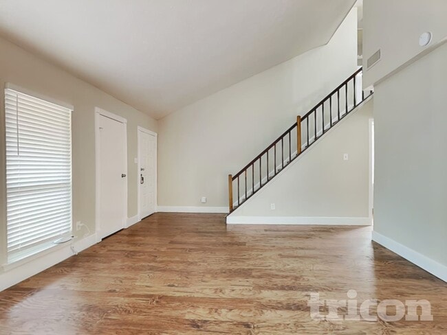 Building Photo - 3702 Deerbrook Dr