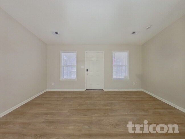 Building Photo - 217 Clear Springs Ct