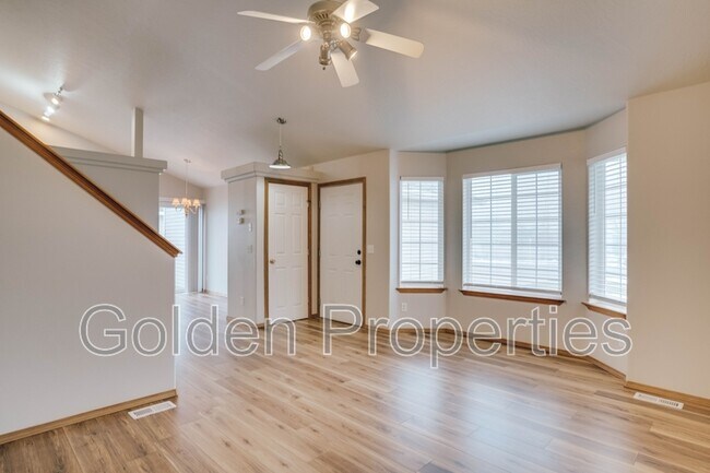 Building Photo - 11726 N Stinson Loop