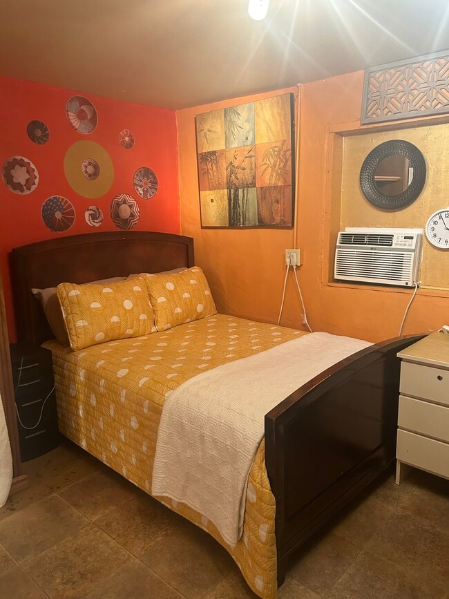 Foto del edificio - 483 E Las Flores Dr