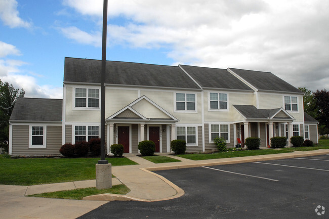 Foto del edificio - Village Court