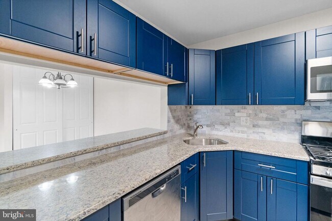 Building Photo - 408 Stockton Ct