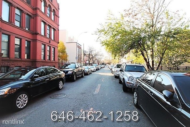Foto del edificio - 721 Quincy St