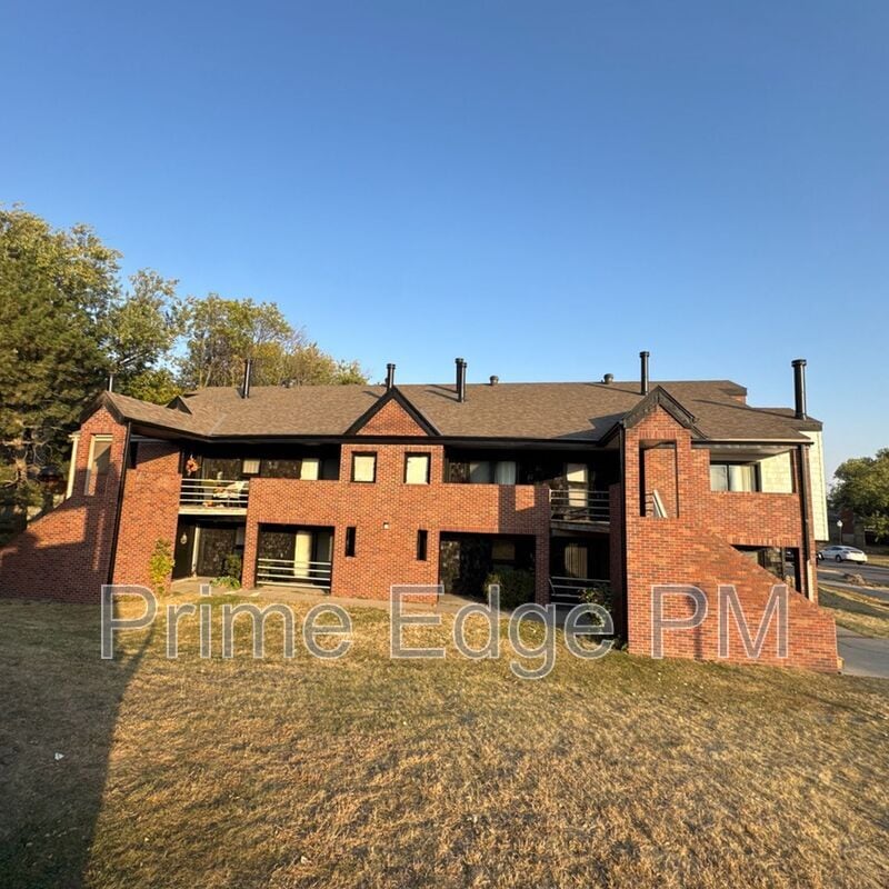Building Photo - 1721 Ridgehaven Ct