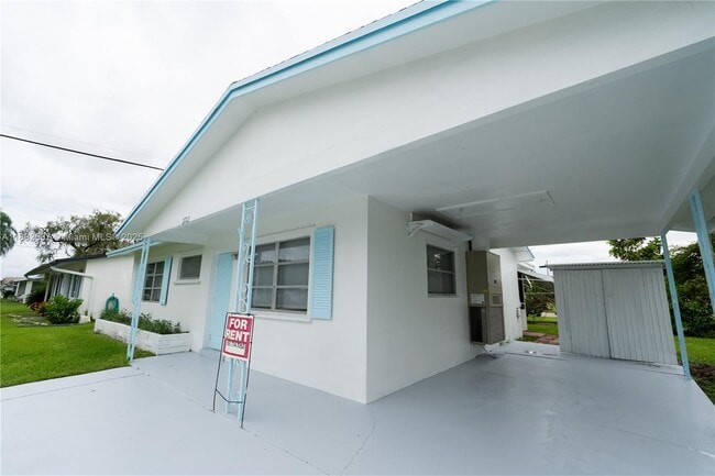 Building Photo - 2702 NW 51st Pl
