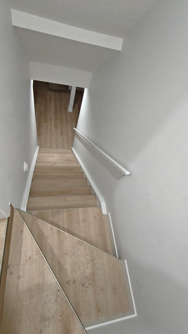 Photo du bâtiment - 120 Evanston View NW