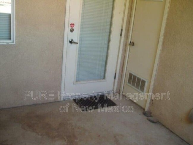 Building Photo - 6800 Vista Del Norte Dr NE