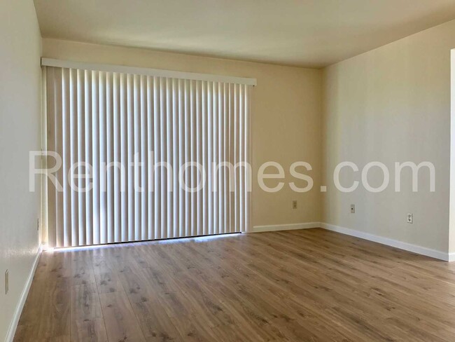 Building Photo - Rancho Bernardo, 12280 Corte Sabio #4105, ...