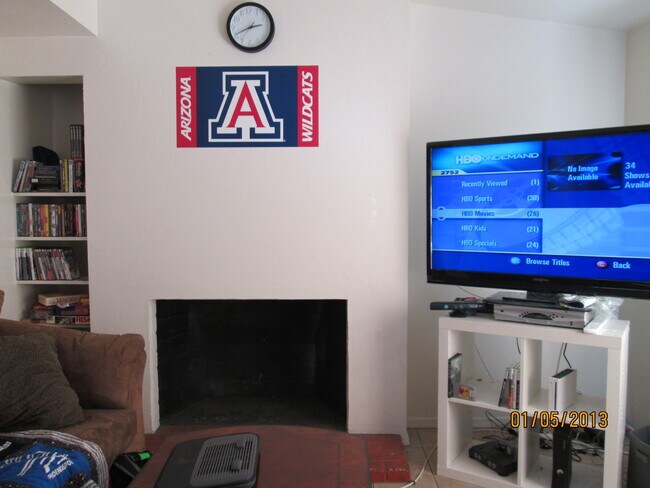 Foto del edificio - 415 E Waverly St