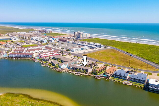 Foto del edificio - 15209 Leeward Dr