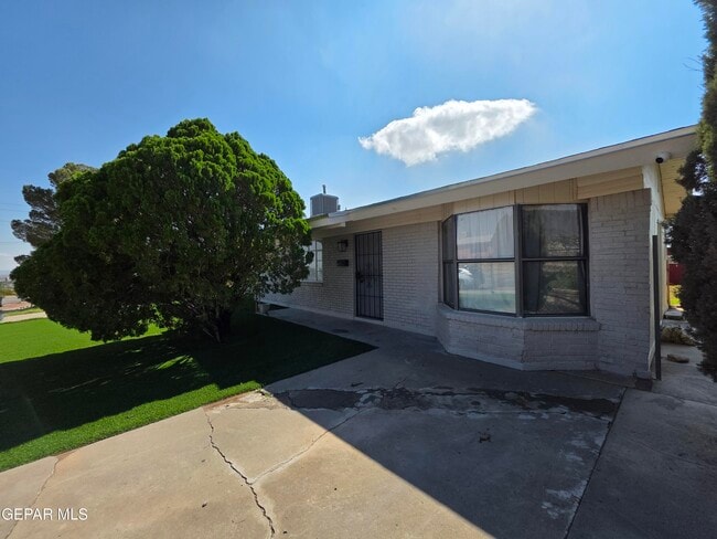 Building Photo - 3908 Hercules Ave