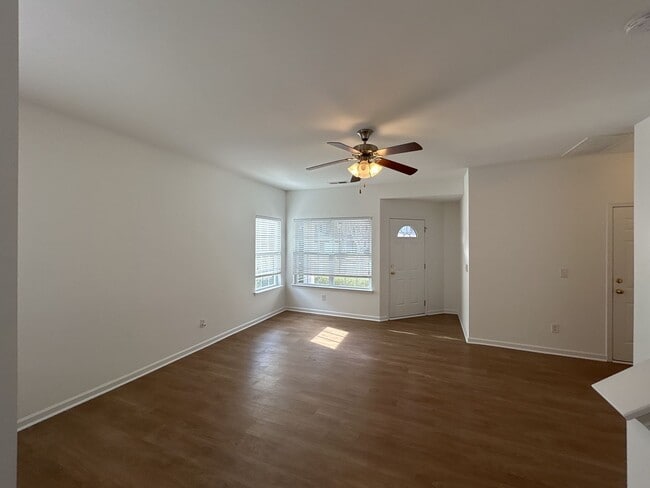 Building Photo - Carolina Crossing