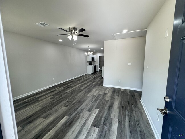 Building Photo - 507 Young Ave