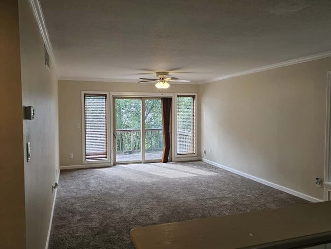 Building Photo - 54 Library Ln