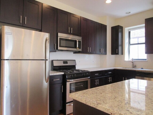 Foto del edificio - 1346 W Howard St