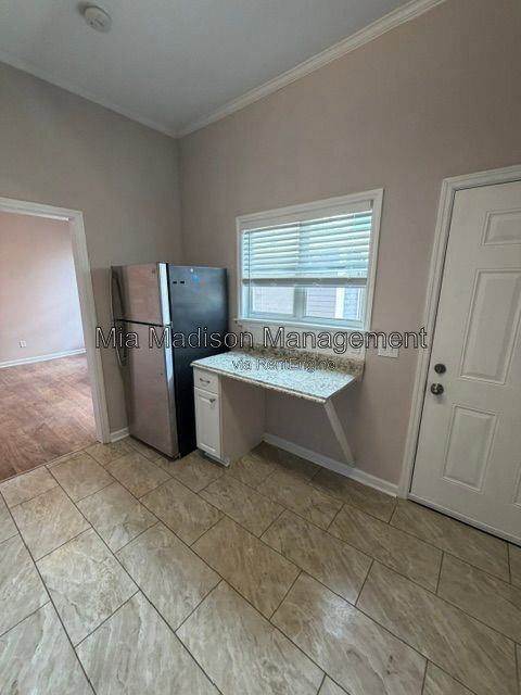 Foto del edificio - 305 W 39th St