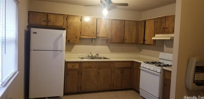 Building Photo - 1307 Plummer St