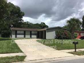 Building Photo - 7024 Chaucer Ln