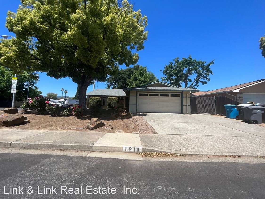 4 br, 2 bath House 1211 Alderwood Way House Rental in Vacaville, CA