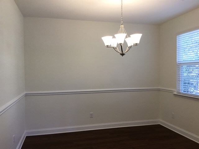Building Photo - 310 Dogwood Drive