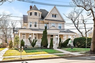 Building Photo - 29 Wiggins St