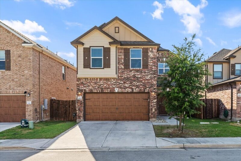 Foto principal - 17409 Crazy Arm Rd