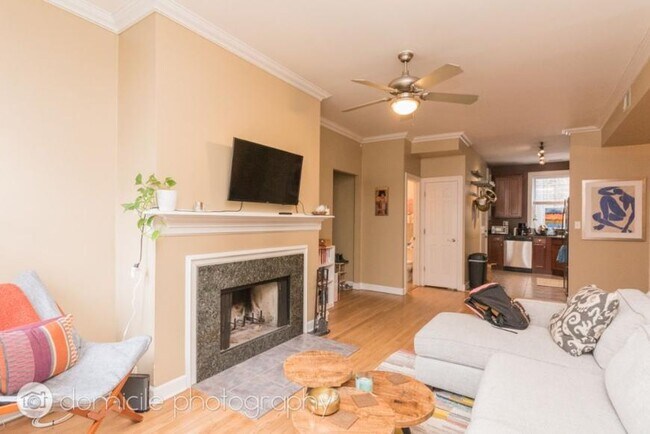 Foto del edificio - 2 bedroom in Chicago IL 60657