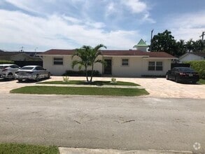 Building Photo - 9420 SW 55th St