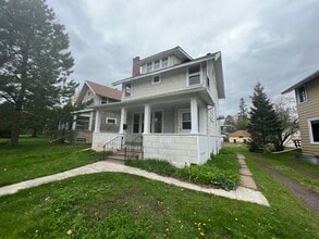 Building Photo - 107 Norton St