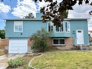 Building Photo - 3525 W Danube Dr