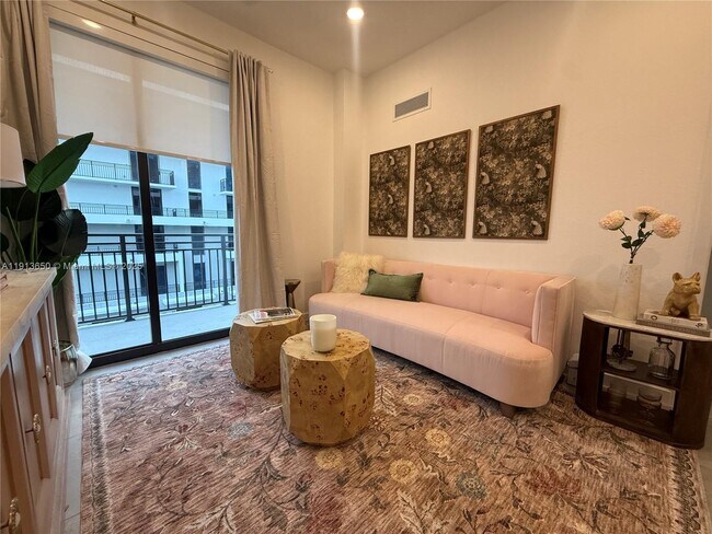 Foto del edificio - 2000 Van Buren St