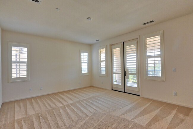 Foto del edificio - Modern Home with Ocean Views, Available Now!!