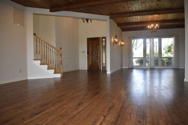 Building Photo - 1496 Bolivar Ct