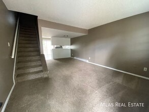 Building Photo - 25 Royal Crest Dr