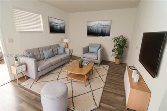 Building Photo - 951 SW 7th St