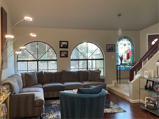 Foto del edificio - 2154 Glenview Terrace