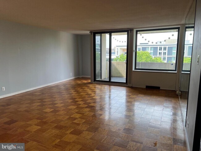 Foto del edificio - 490 M St SW
