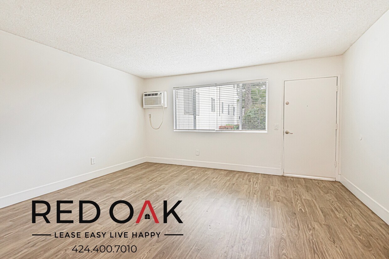 Foto principal - 13325 Heacock St