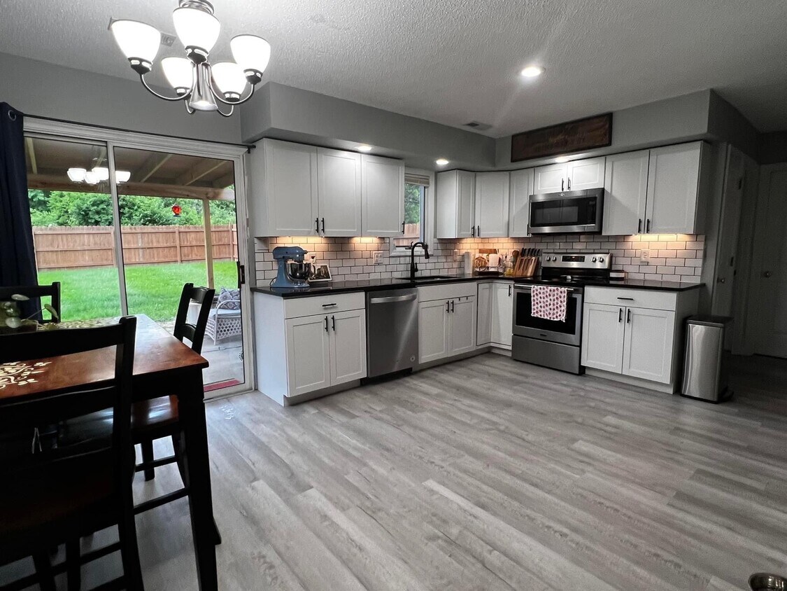 5015 W Dr Unit 5015, Columbia, MO 65203 Condo for Rent in