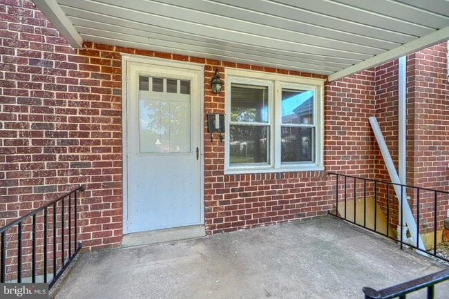 Building Photo - 3 Wilfred Ct