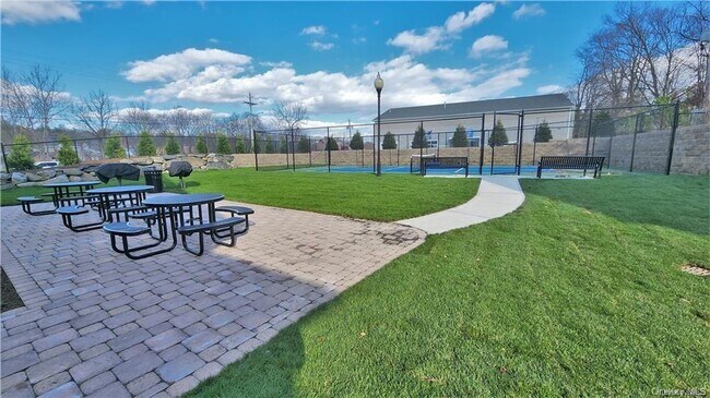 Building Photo - 107 Canter Ct