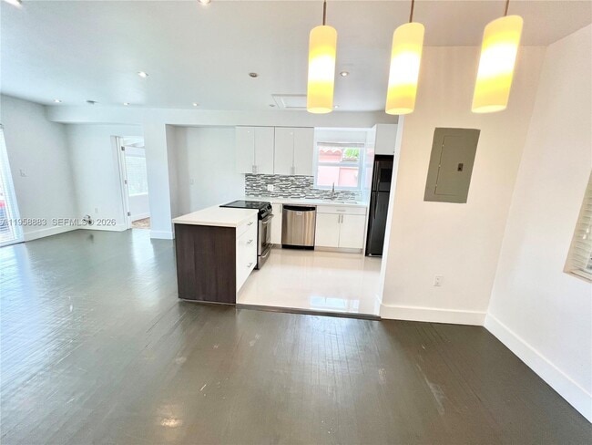 Building Photo - 125 NW 100th St